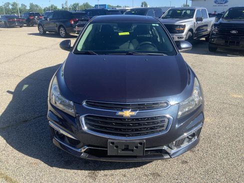 Used 2016 Chevrolet Cruze LT w/ Sun And Sound Package FWD image 3