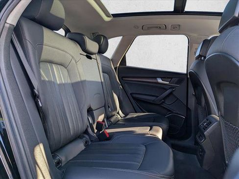 Used 2021 Audi Q5 e Premium Plus w/ Premium Plus Package image 22