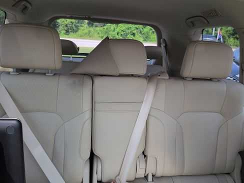 Used 2019 Lexus LX 570 4WD w/ Luxury Package image 8