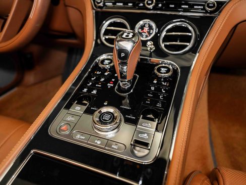 Used 2020 Bentley Continental GT image 25