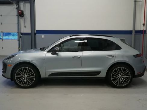 Certified 2026 Porsche Macan AWD/4WD image 2