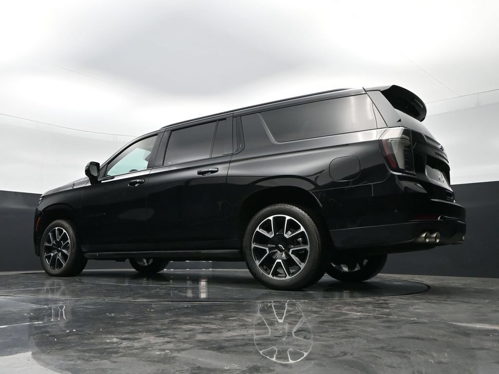 Used 2025 Chevrolet Suburban RST w/ Comfort Package AWD/4WD image 47