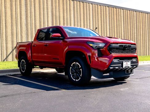 New 2026 Toyota Tacoma TRD Sport AWD/4WD image 2