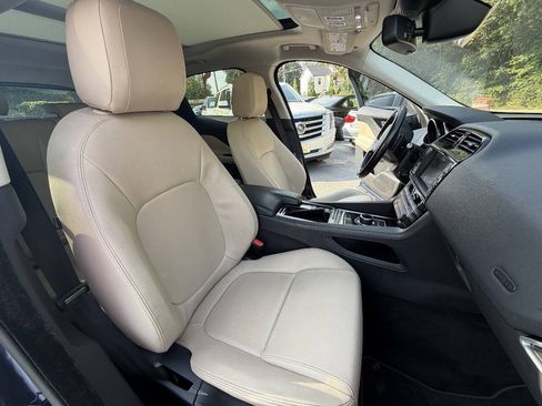 Used 2018 Jaguar F-PACE Premium AWD/4WD image 10