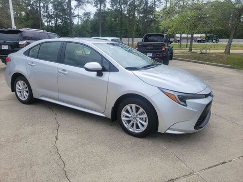 Certified 2026 Toyota Corolla LE w/ LE Premium Package FWD image 9
