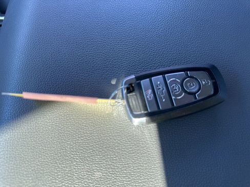 Used 2021 Ford F150 Lariat AWD/4WD image 19