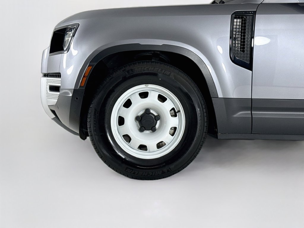 Used 2023 Land Rover Defender 110 AWD/4WD image 25