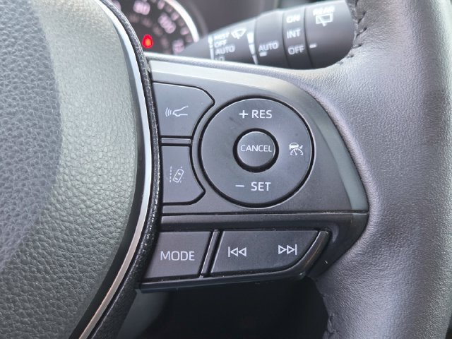 Used 2020 Toyota RAV4 XLE w/ Convenience Package AWD/4WD image 18