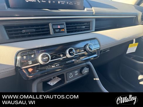 Used 2025 Honda Pilot Elite image 21