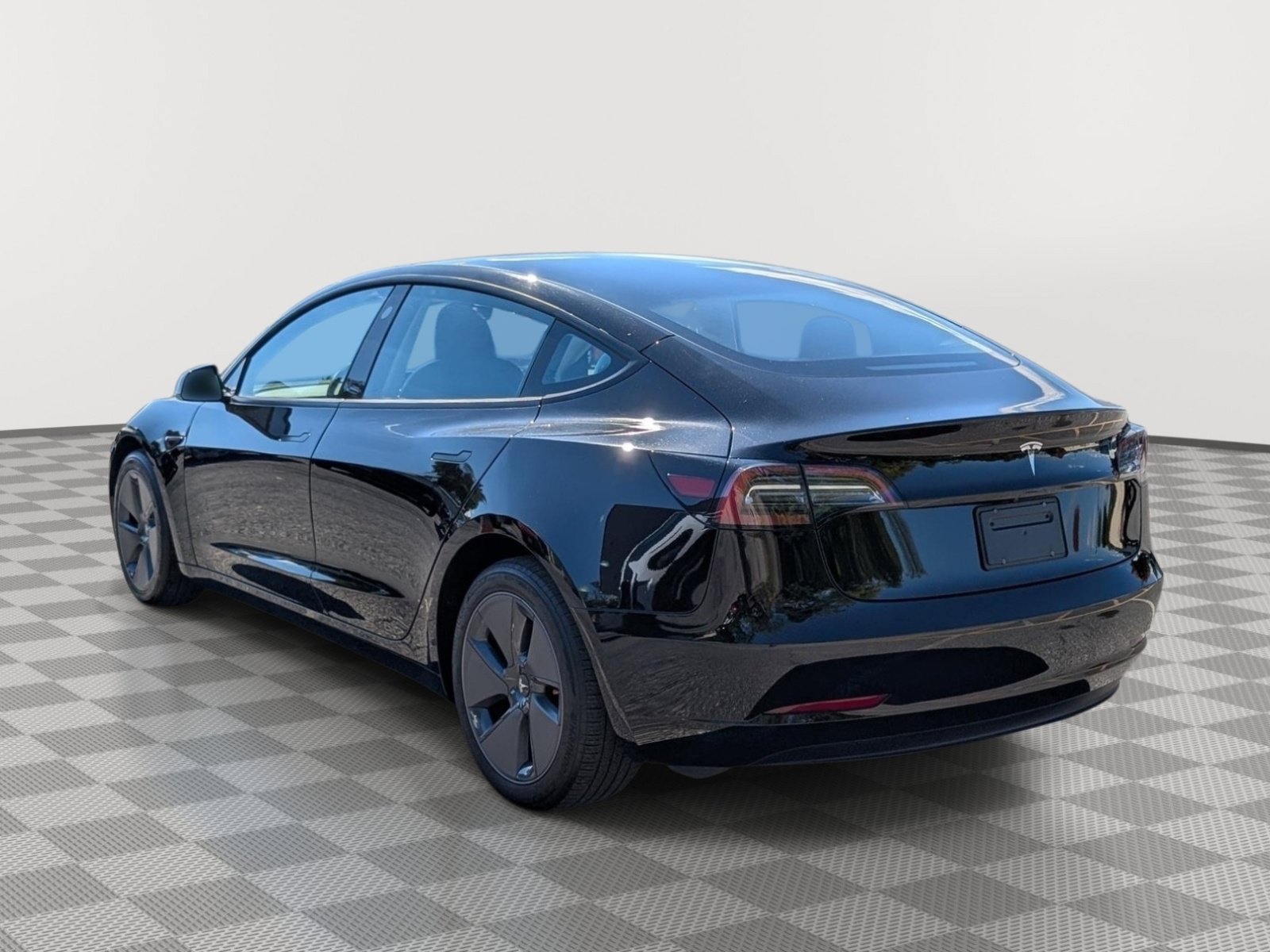 Used 2023 Tesla Model 3 Standard Range RWD image 3