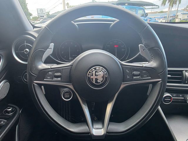 Used 2017 Alfa Romeo Giulia Ti w/ TI 19" Sport Package RWD image 27