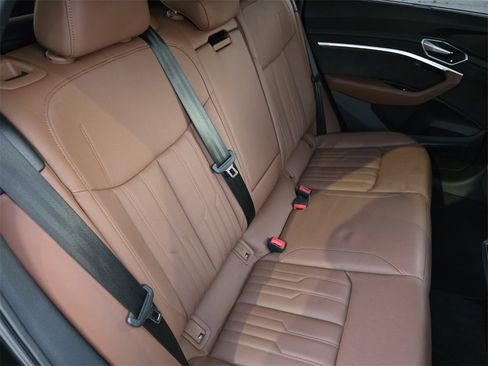 Used 2019 Audi e-tron Prestige image 30