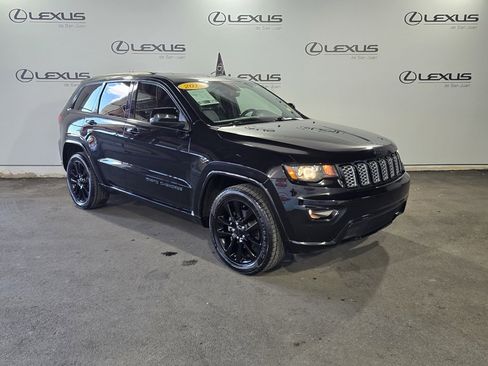 Used 2018 Jeep Grand Cherokee Altitude image 3