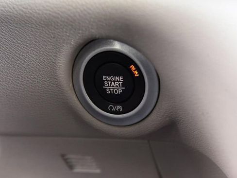 Used 2024 Chrysler Voyager LX image 16