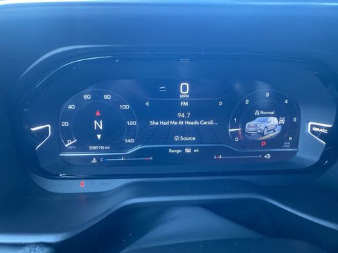 Used 2024 GMC Yukon XL Denali image 10