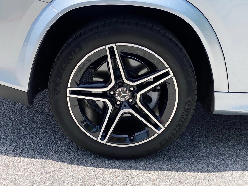 Used 2025 Mercedes-Benz GLS 450 4MATIC image 33