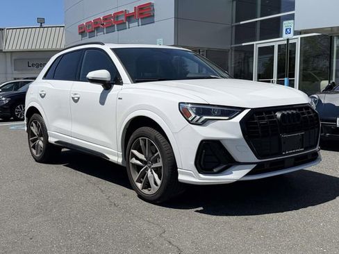 Used 2025 Audi Q3 2.0T Premium w/ Convenience Package AWD/4WD image 4