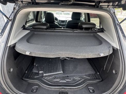 Used 2018 Chevrolet Trax LT w/ Sun & Sound Package AWD/4WD image 18