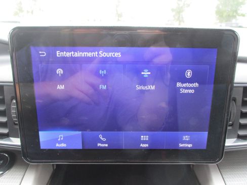 Used 2024 Ford Explorer XLT w/ Equipment Group 202A image 24