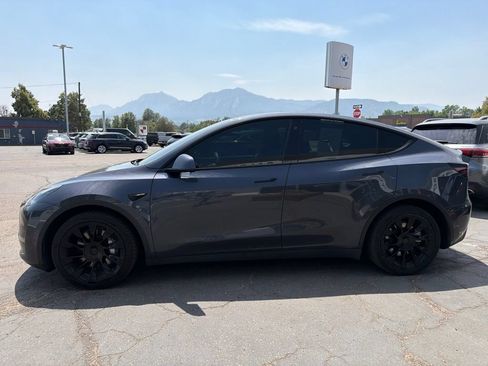 Used 2022 Tesla Model Y Long Range AWD/4WD image 5