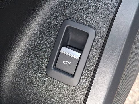 Used 2023 Audi Q5 2.0T Premium AWD/4WD image 24