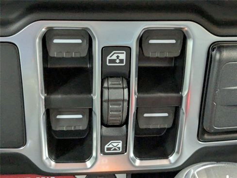 New 2025 Jeep Wrangler Unlimited Rubicon image 25