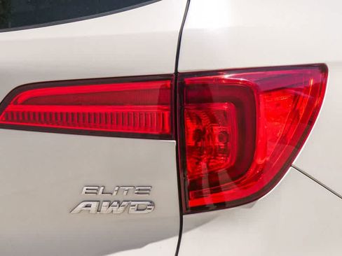 Used 2017 Honda Pilot Elite image 9