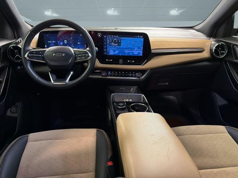 Used 2025 Chevrolet Equinox ACTIV w/ Safety and Technology Package AWD/4WD image 16