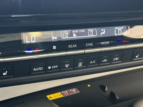 Certified 2026 Toyota Sienna XLE FWD image 26