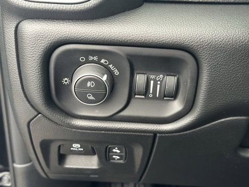 New 2026 RAM 1500 4x4 Crew Cab image 23