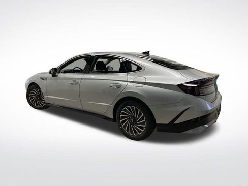 New 2025 Hyundai Sonata SEL image 3