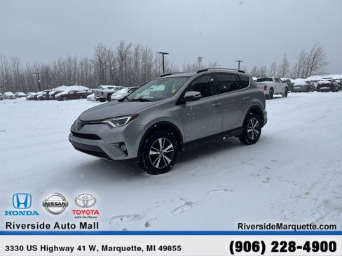 Used 2017 Toyota RAV4 XLE image 3