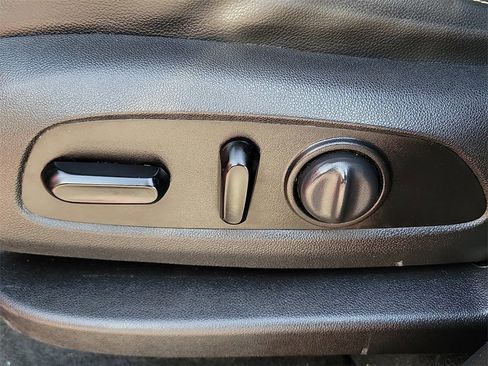 Used 2020 Chevrolet Traverse RS image 20