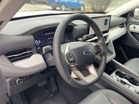 New 2026 Ford Explorer Active w/ Active Comfort Package RWD image 17