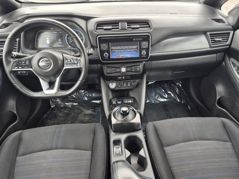 Used 2019 Nissan Leaf SV w/ SV Technology Package image 14