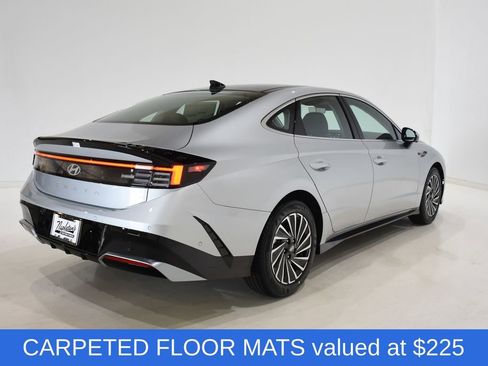 New 2025 Hyundai Sonata Limited image 4