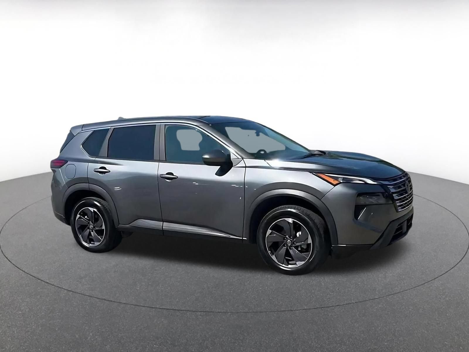 Used 2025 Nissan Rogue SV FWD image 2