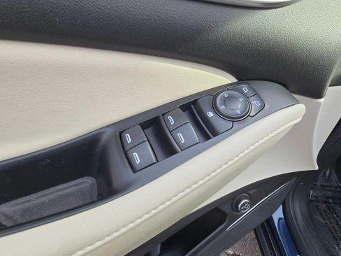 Used 2023 Buick Enclave Essence image 24