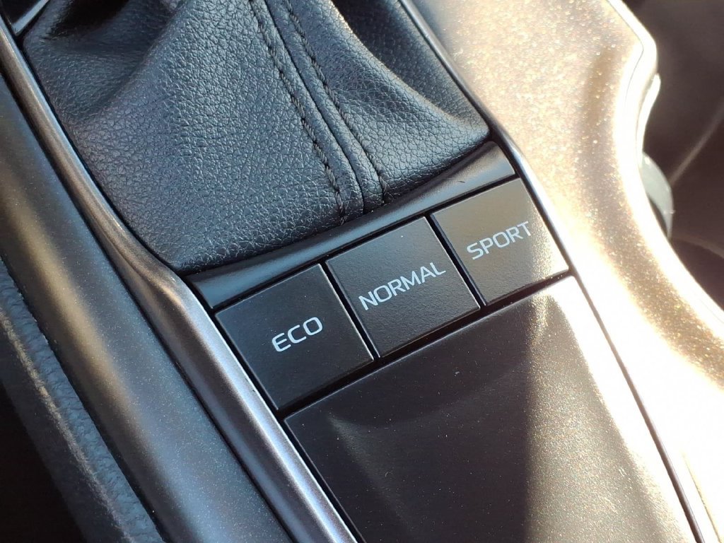 Used 2023 Toyota Camry SE FWD image 29