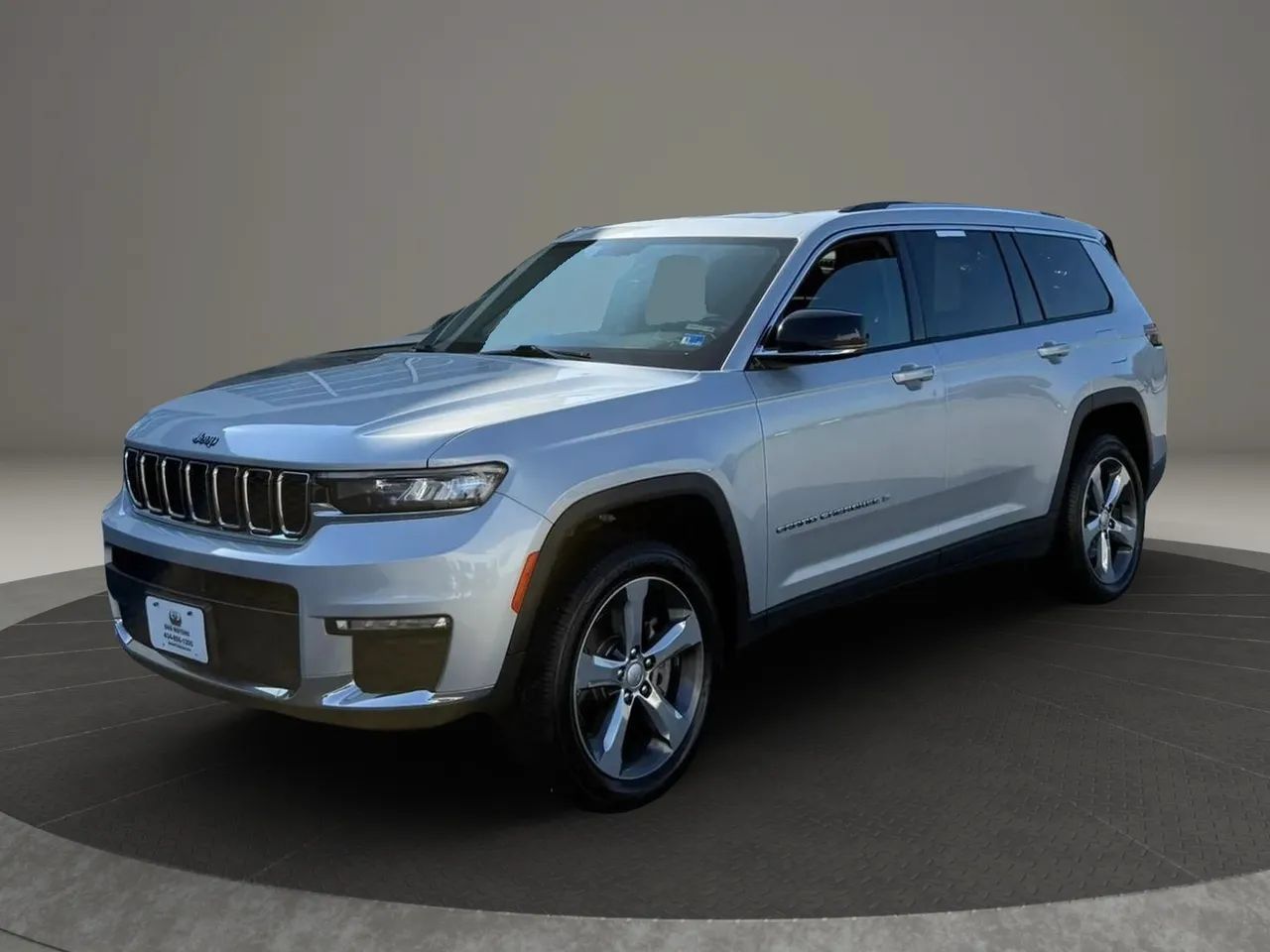 Used 2021 Jeep Grand Cherokee L Limited AWD/4WD image 1