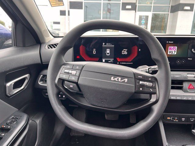 Used 2025 Kia K4 FWD image 12