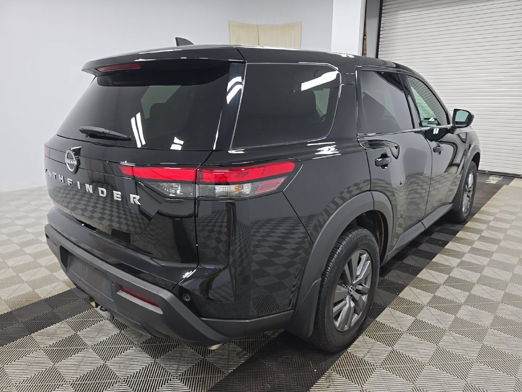 Used 2025 Nissan Pathfinder S FWD image 2