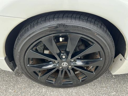 Used 2019 Nissan Maxima SR w/ Premium Package FWD image 25