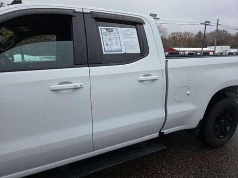 Used 2022 Chevrolet Silverado 1500 LT image 34
