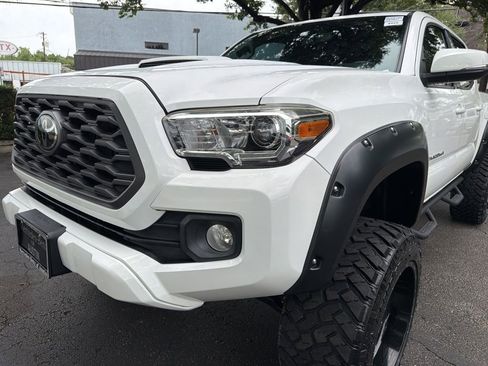 Used 2020 Toyota Tacoma TRD Sport AWD/4WD image 10