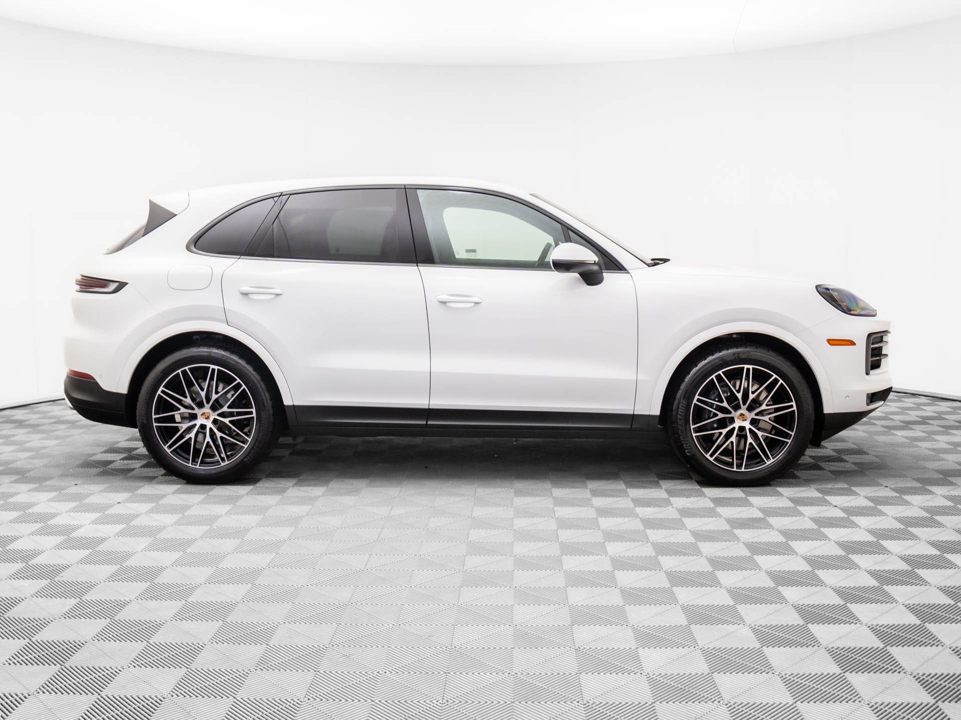 Certified 2026 Porsche Cayenne AWD/4WD image 7