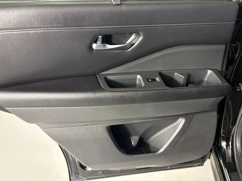 Used 2023 Nissan Pathfinder SL image 35