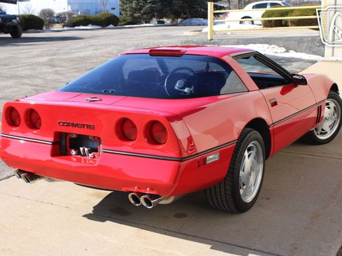 Used 1989 Chevrolet Corvette Coupe RWD image 13