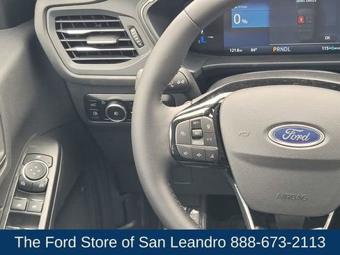 New 2025 Ford Escape SE w/ Class II Trailer Tow Package image 15