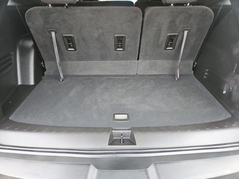 Used 2023 Chevrolet Traverse LT image 23